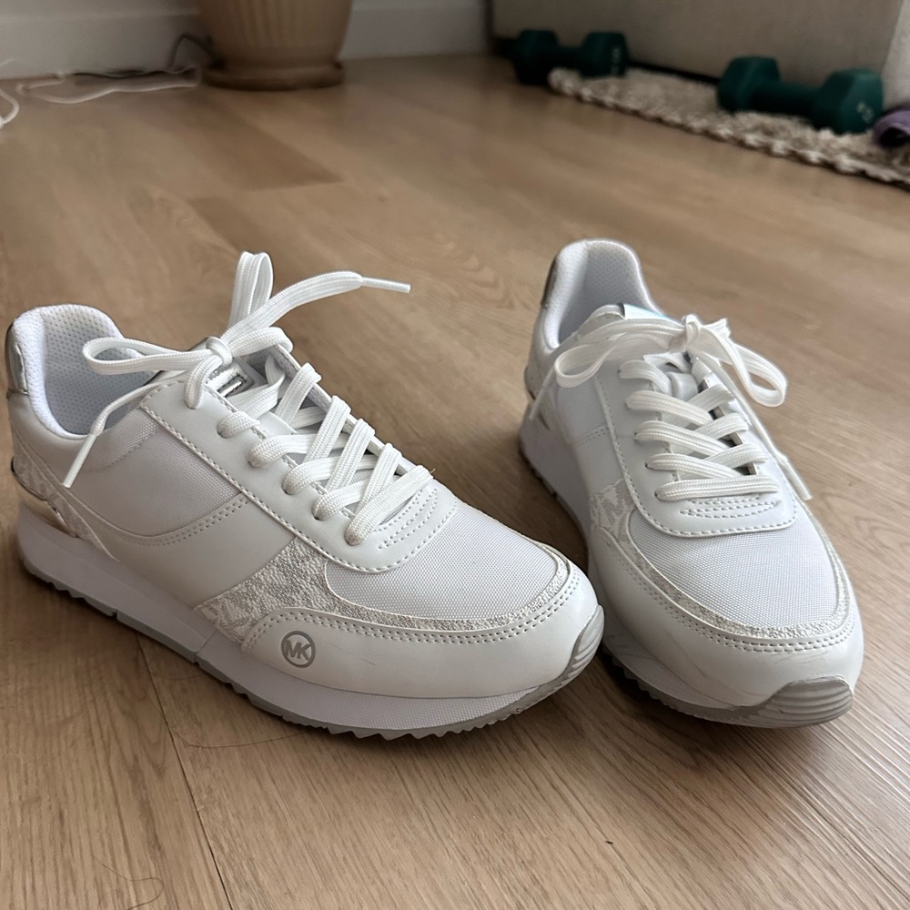 Michael Kors While Sneakers
